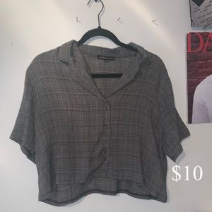 *WORN ONCE*  GREY/BLACK PLAID CROP TOP